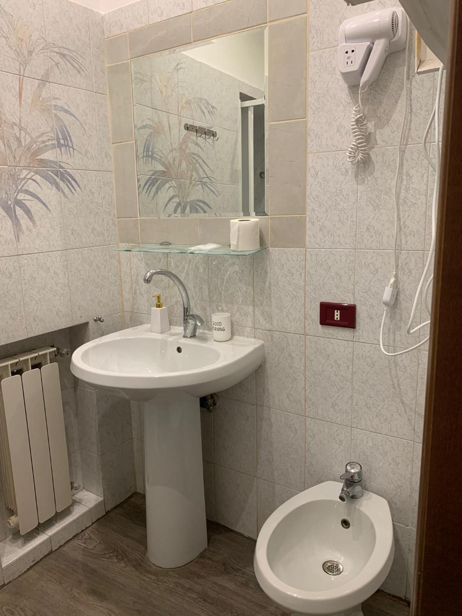 Vatican Rooms Metro Ottaviano روما الغرفة الصورة